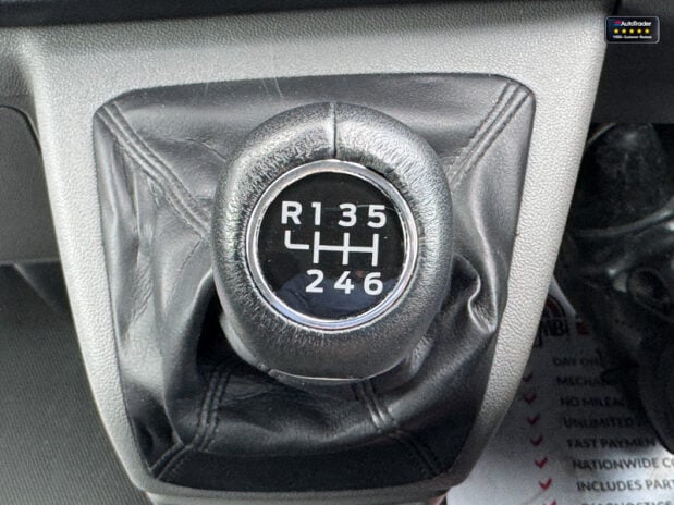 Ford Transit Custom SWB L1H1 [SOLD KH] 300 Limited Air Con Alloys Sensors EURO 6 43