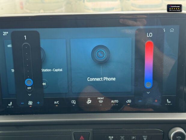 Ford Transit Custom SWB L1H1 [SOLD KH] 300 Limited Air Con Alloys Sensors EURO 6 34