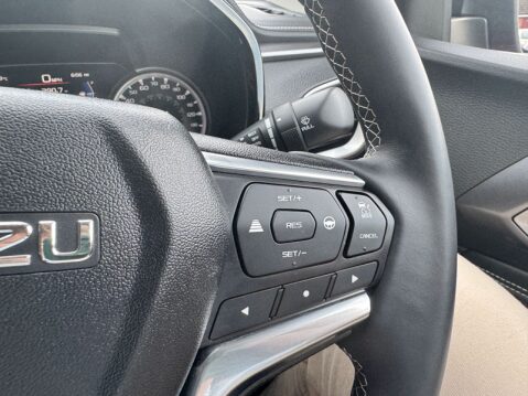 Isuzu D-Max DL40 Crew Cab AUTO 4X4 Air Con Camera Navigation EURO 6 NO VAT 16