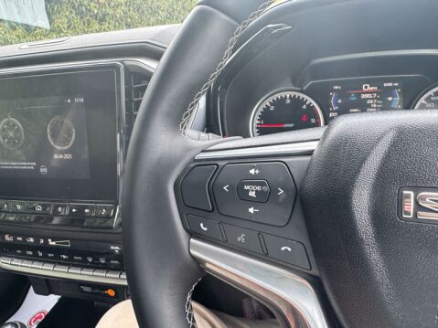Isuzu D-Max DL40 Crew Cab AUTO 4X4 Air Con Camera Navigation EURO 6 NO VAT 17