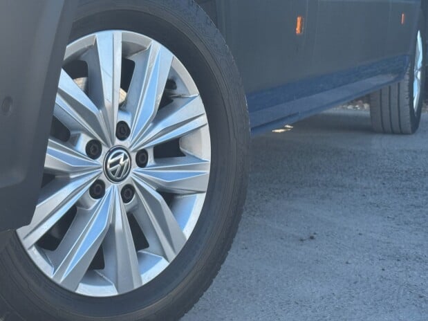 Volkswagen Grand California 2.0 TDI 600 Camper 4dr Diesel Auto FWD Euro 6 (s/s) (177 ps) 3