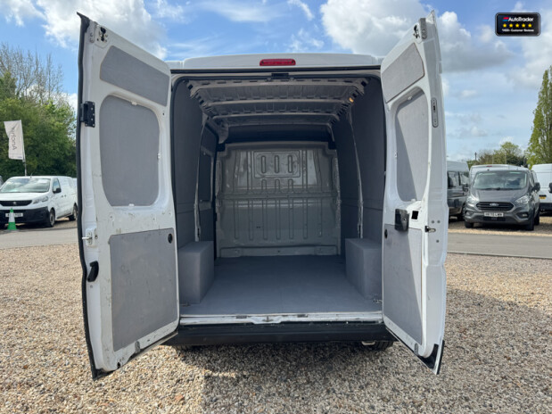Citroen Relay MWB L2H2 Medium Roof 35 Enterprise Air Con Cruise Navigation EURO 6 8