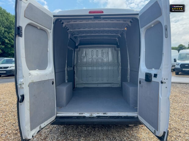 Citroen Relay MWB L2H2 Medium Roof 35 Enterprise Air Con Cruise Navigation EURO 6 8