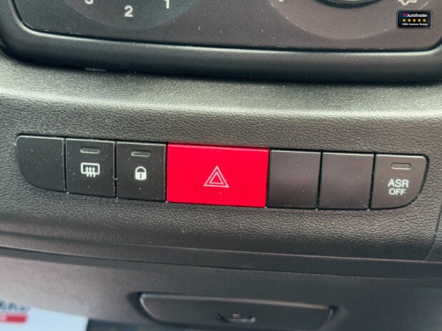 Citroen Relay MWB L2H2 Medium Roof 35 Enterprise Air Con Cruise Navigation EURO 6 31
