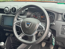 Dacia Duster 1.0 TCe Comfort SUV 5dr Bi Fuel Manual Euro 6 (s/s) (100 ps) 10
