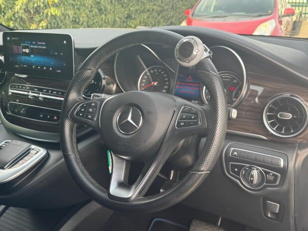 Mercedes-Benz Eqv EQV 300e 90kWh Sport Electric Nav Heated Seats Camera Alloys (204 ps) 8