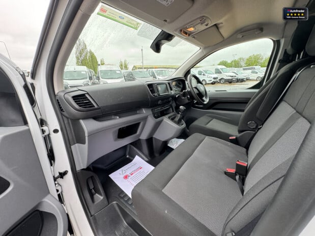 Vauxhall Vivaro LWB L2H1 F2900 Dynamic Twin Side Door EURO 6 NO VAT 12