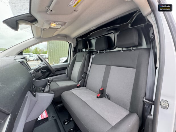Vauxhall Vivaro LWB L2H1 F2900 Dynamic Twin Side Door EURO 6 NO VAT 13