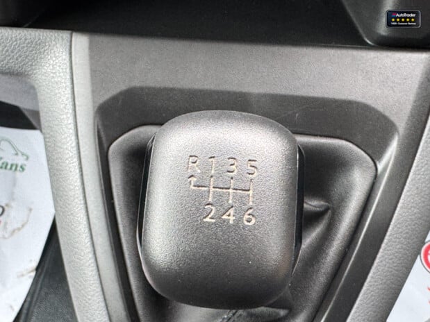 Vauxhall Vivaro LWB L2H1 F2900 Dynamic Twin Side Door EURO 6 NO VAT 32