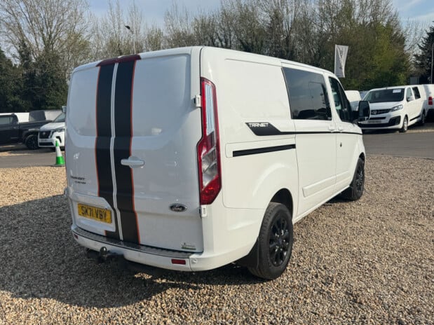 Ford Transit Custom AUTO Crew Cab SWB L1H1 300 Limited Air Con Cam Sensors EURO 6 NO VAT 7