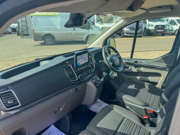 Ford Transit Custom Crew Cab LWB L2H1 320 Limited Air Con Sensors EURO 6 NO VAT 11