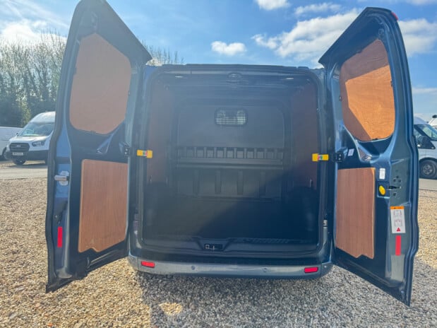 Ford Transit Custom Crew Cab LWB L2H1 320 Limited Air Con Sensors EURO 6 NO VAT 9