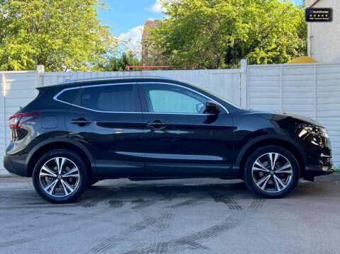Nissan Qashqai (Sold) 1.3 DIG-T N-Connecta SUV 5dr Petrol Manual Euro 6 (s/s) (140 ps)[Tad 5
