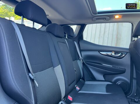 Nissan Qashqai (Sold) 1.3 DIG-T N-Connecta SUV 5dr Petrol Manual Euro 6 (s/s) (140 ps)[Tad 12