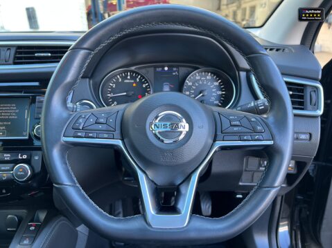 Nissan Qashqai (Sold) 1.3 DIG-T N-Connecta SUV 5dr Petrol Manual Euro 6 (s/s) (140 ps)[Tad 18