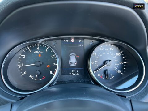 Nissan Qashqai (Sold) 1.3 DIG-T N-Connecta SUV 5dr Petrol Manual Euro 6 (s/s) (140 ps)[Tad 19