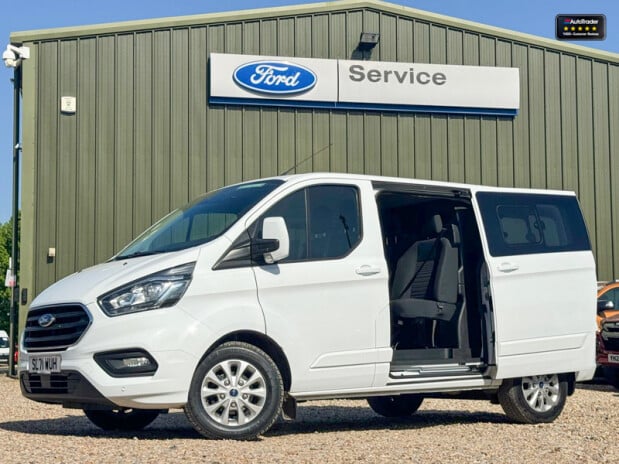 Ford Transit Custom Crew Cab SWB L1H1 300 Limited Air Con Camera Sensors EURO 6 NO VAT 2