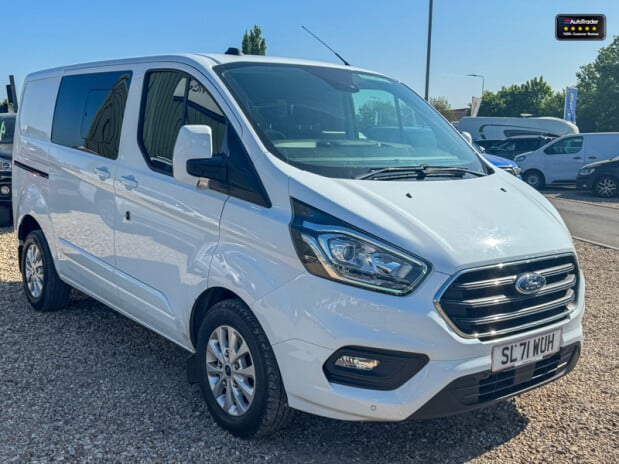 Ford Transit Custom Crew Cab SWB L1H1 300 Limited Air Con Camera Sensors EURO 6 NO VAT 5