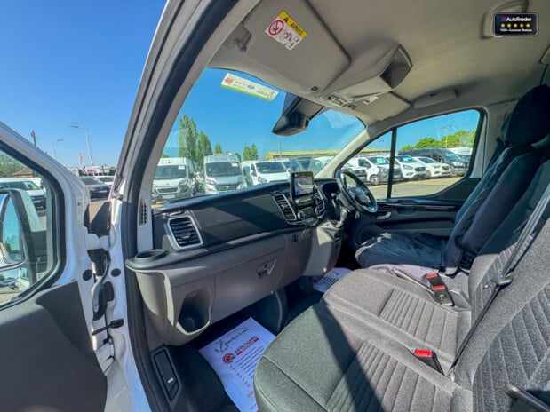 Ford Transit Custom Crew Cab SWB L1H1 300 Limited Air Con Camera Sensors EURO 6 NO VAT 14