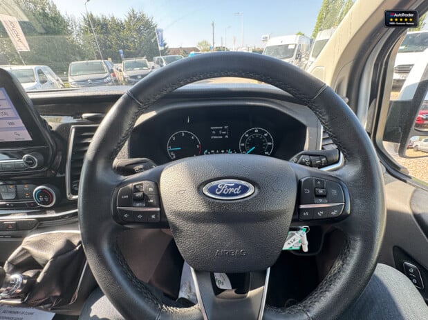 Ford Transit Custom Crew Cab SWB L1H1 300 Limited Air Con Camera Sensors EURO 6 NO VAT 20