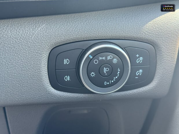 Ford Transit Custom Crew Cab SWB L1H1 300 Limited Air Con Camera Sensors EURO 6 NO VAT 26