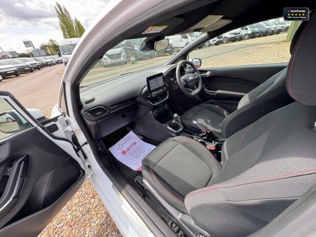 Ford Fiesta SWB L1H1 Low Roof Sport Air Con Alloys Sensors EURO 6 12