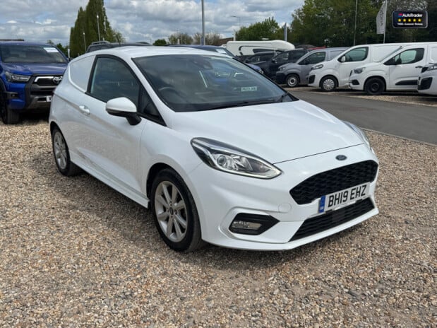 Ford Fiesta SWB L1H1 Low Roof Sport Air Con Alloys Sensors EURO 6 4