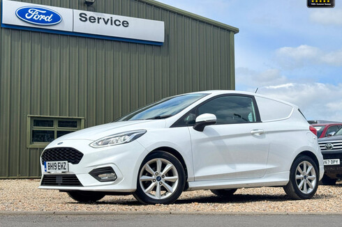 Ford Fiesta SWB L1H1 Low Roof Sport Air Con Alloys Sensors EURO 6