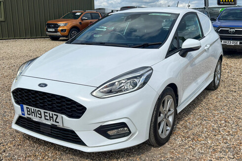 Ford Fiesta SWB L1H1 Low Roof Sport Air Con Alloys Sensors EURO 6