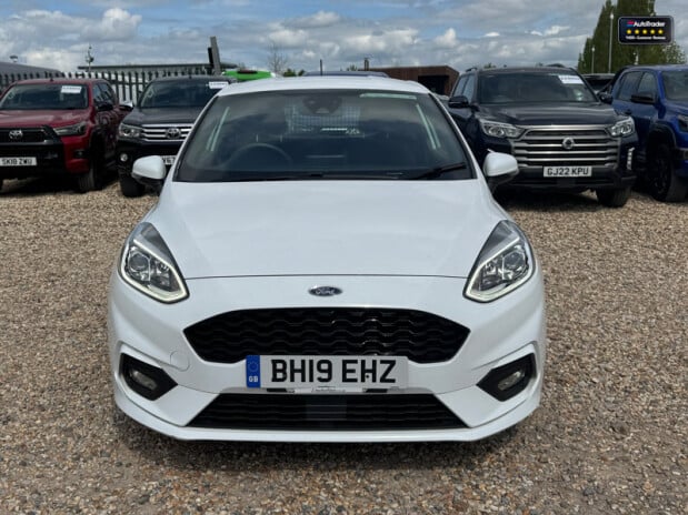 Ford Fiesta SWB L1H1 Low Roof Sport Air Con Alloys Sensors EURO 6 3