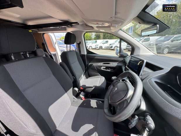 Peugeot Partner Crew Cab LWB L2H1 Bluehdi Professional Premium Plus Air Con EURO 6 17