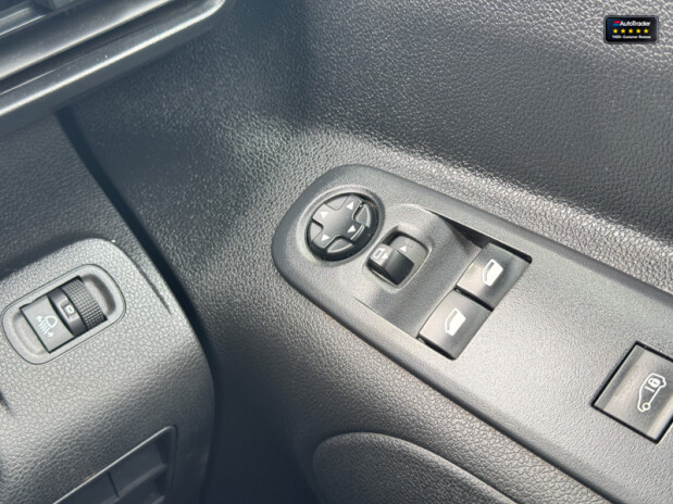 Peugeot Partner LWB L2H1 Bluehdi Professional Premium Air Con Sensors EURO 6 NO VAT 22