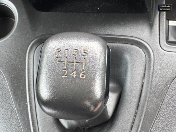 Peugeot Partner LWB L2H1 Bluehdi Professional Premium Air Con Sensors EURO 6 NO VAT 32