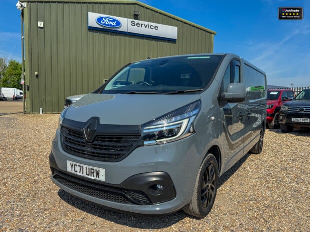 Renault Trafic LWB L2H1 Black Edition Energy Air Con Cam Nav EURO 6 NO VAT 2