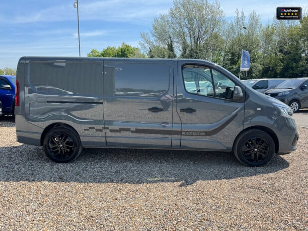 Renault Trafic LWB L2H1 Black Edition Energy Air Con Cam Nav EURO 6 NO VAT 5