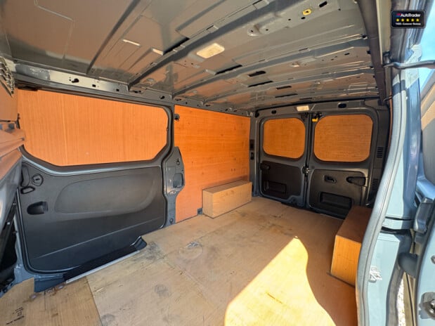 Renault Trafic LWB L2H1 Black Edition Energy Air Con Cam Nav EURO 6 NO VAT 11