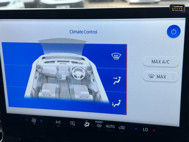 Ford Transit AUTO LWB L3H2 Medium Roof 350 Limited Air Alloys cruise Carplay EURO 6 36