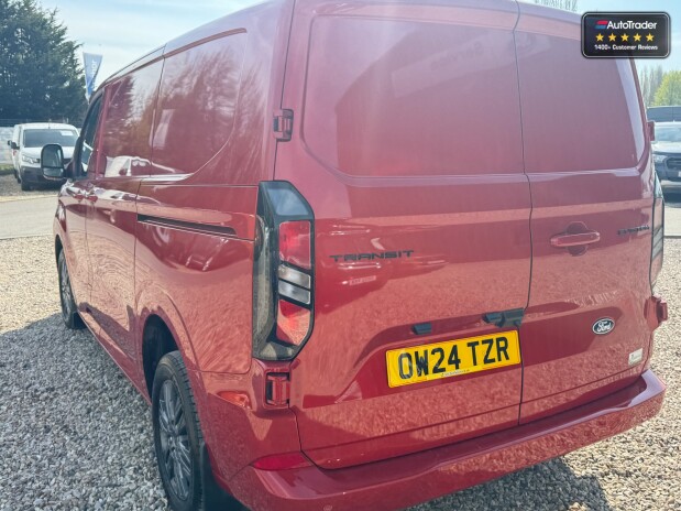 Ford Transit Custom SWB L1H1 [SOLD CR] 300 Limited Alloys Air Con Sensors Alloys Carplay EURO 6 8