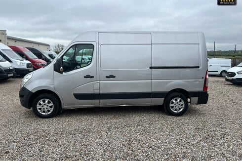 Renault Master MWB L2H2 Medium Roof Premier Edition Air Con Camera EURO 6 NO VAT