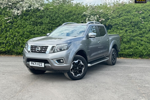 Nissan Navara AUTO Crew Cab 4X4 Tekna Alloys Air Con 190PS Cruise EURO 6 NO VAT