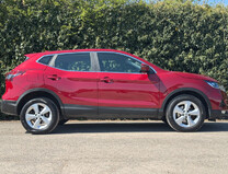 Nissan Qashqai 1.3 DIG-T Acenta Premium SUV 5dr Petrol Manual Euro 6 (s/s) (140 ps) 4