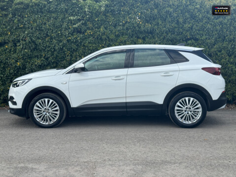 Vauxhall Grandland X 1.2 Turbo GPF Tech Line Nav SUV 5dr Petrol Manual Euro 6 (s/s) (130 ps) 31