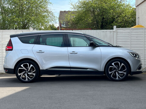 Renault Grand Scenic 1.6 dCi Signature Nav MPV 5dr Diesel EDC Euro 6 (s/s) (160 ps)[Tadley] 5