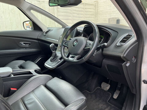 Renault Grand Scenic 1.6 dCi Signature Nav MPV 5dr Diesel EDC Euro 6 (s/s) (160 ps)[Tadley] 10