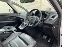 Renault Grand Scenic 1.6 dCi Signature Nav MPV 5dr Diesel EDC Euro 6 (s/s) (160 ps) 10