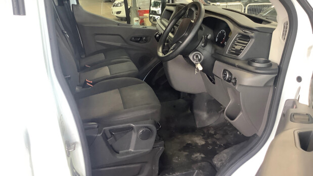 Ford Transit Luton LWB (SOLD SM) L3 350 Leader Air Con Tail Lift EURO 6 8
