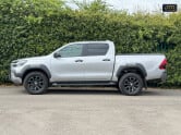 Toyota Hilux Crew Cab AUTO 4X4 Invincible X 4WD Air Con Cam Nav EURO 6 NO VAT 5