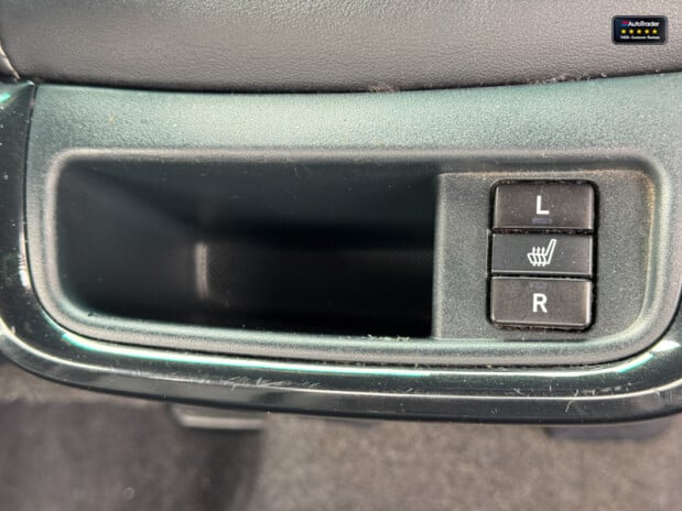 Toyota Hilux Crew Cab AUTO 4X4 Invincible X 4WD Air Con Cam Nav EURO 6 NO VAT 13