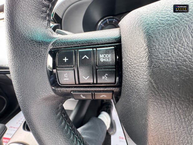 Toyota Hilux Crew Cab AUTO 4X4 Invincible X 4WD Air Con Cam Nav EURO 6 NO VAT 19
