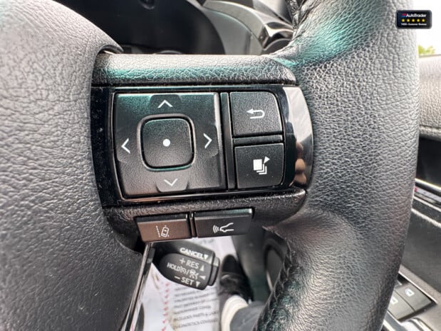 Toyota Hilux Crew Cab AUTO 4X4 Invincible X 4WD Air Con Cam Nav EURO 6 NO VAT 20